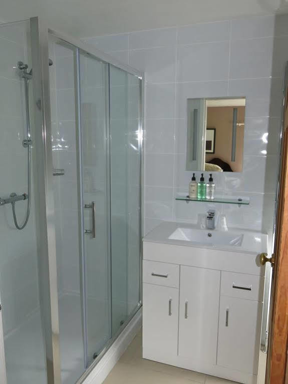 Broadwell Guest House Мериден Экстерьер фото